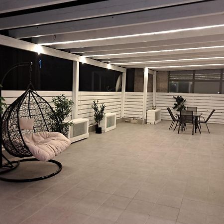 Authentic One Bedroom Apartment In City Center Jeruzsálem Kültér fotó