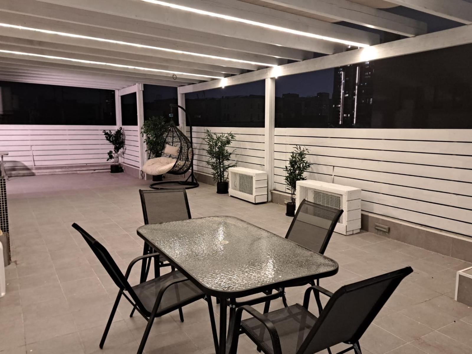 Authentic One Bedroom Apartment In City Center Jeruzsálem Kültér fotó